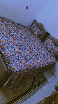 جرابي • مفروشات • سرير