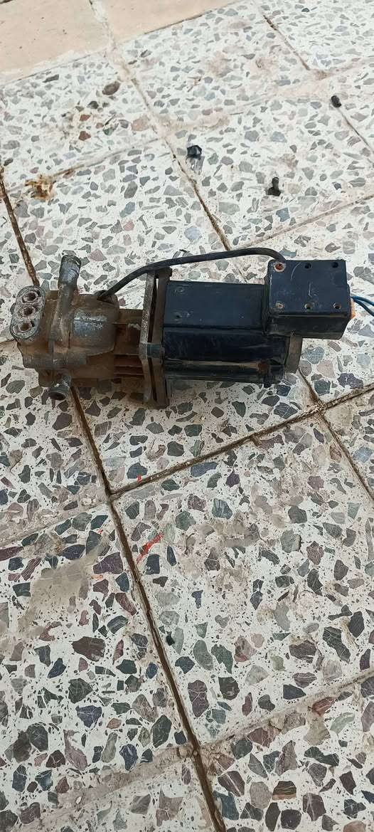 فاره تكهرب تحتاج إلى زياره للكهربائي السعر 15 ألف شرط الشغل ***********.  العنوان حله
