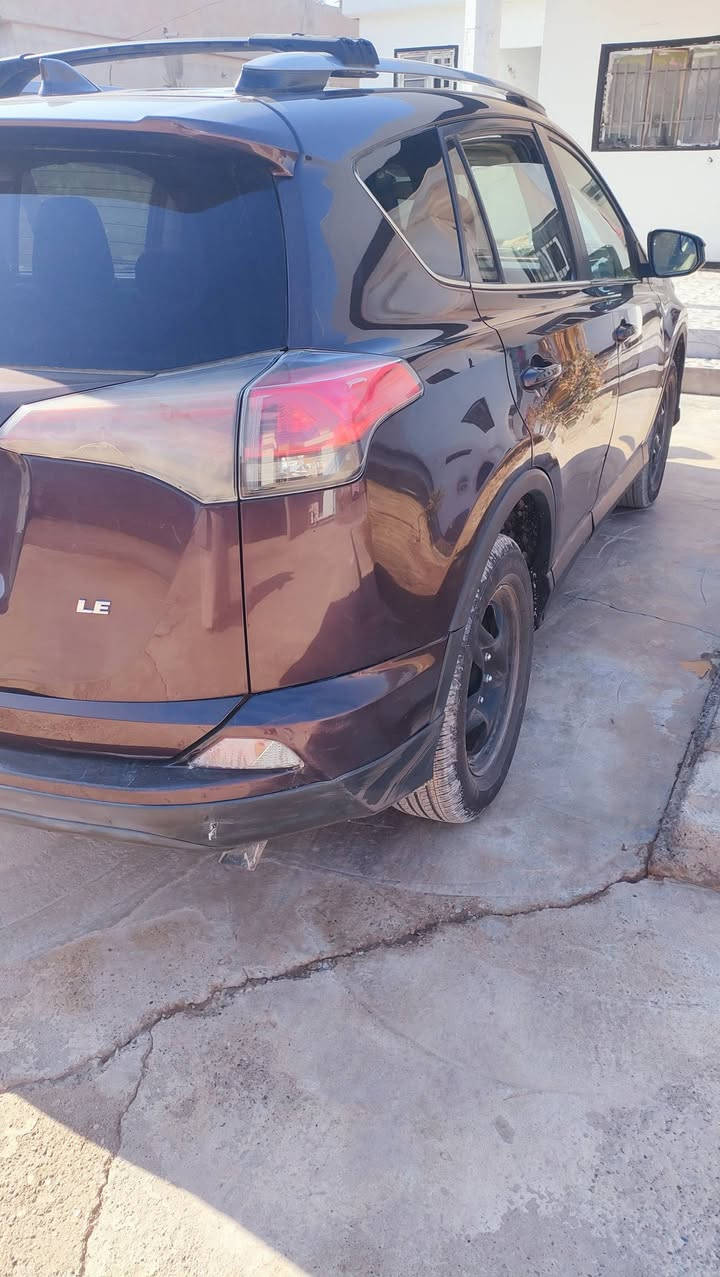 راف فور 2017 بأسمي بيها صبغ قطعه البونيد فقط وبارد بالجاملغ تايرات جدد صدر جديد كير محرك شرط السعر 163 وبيها مجال بيع او مراوس ب2019 فما فوق الاتصال على الرقم ***********
