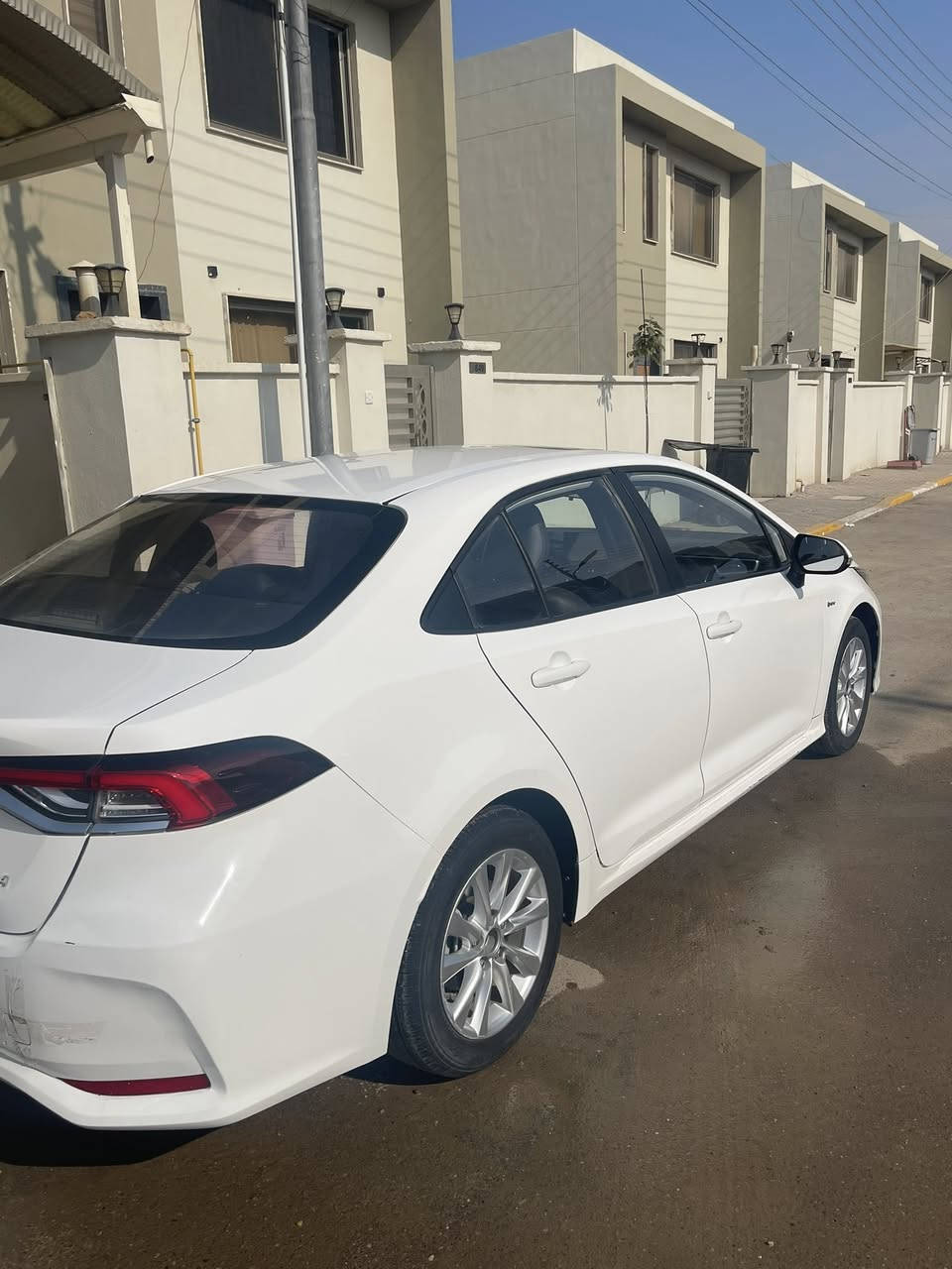 كورلا 2024 هايبرد شكل خليجي 
ماشية 38 الف كيلو متر 
فول مواصفات داخل جلد اسود 
سيارة مكفولة عدا pdr بسيط و شخوط بالدعاميات
سعر 150 
تواصل *********** واتساب
