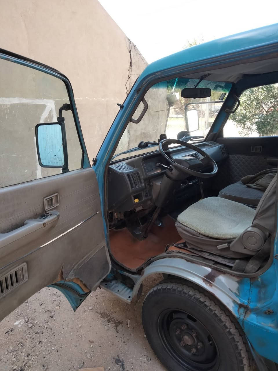 سلام عليكم بنكو موديل 93 بسمي رقم بغداد مكينه كير شاصي صدر تايرات راديتر باور مشط كله جديد بدون اي اخياس جاهزه سعره 50  وبيه مجال *********** بي واتساب يشتغل
