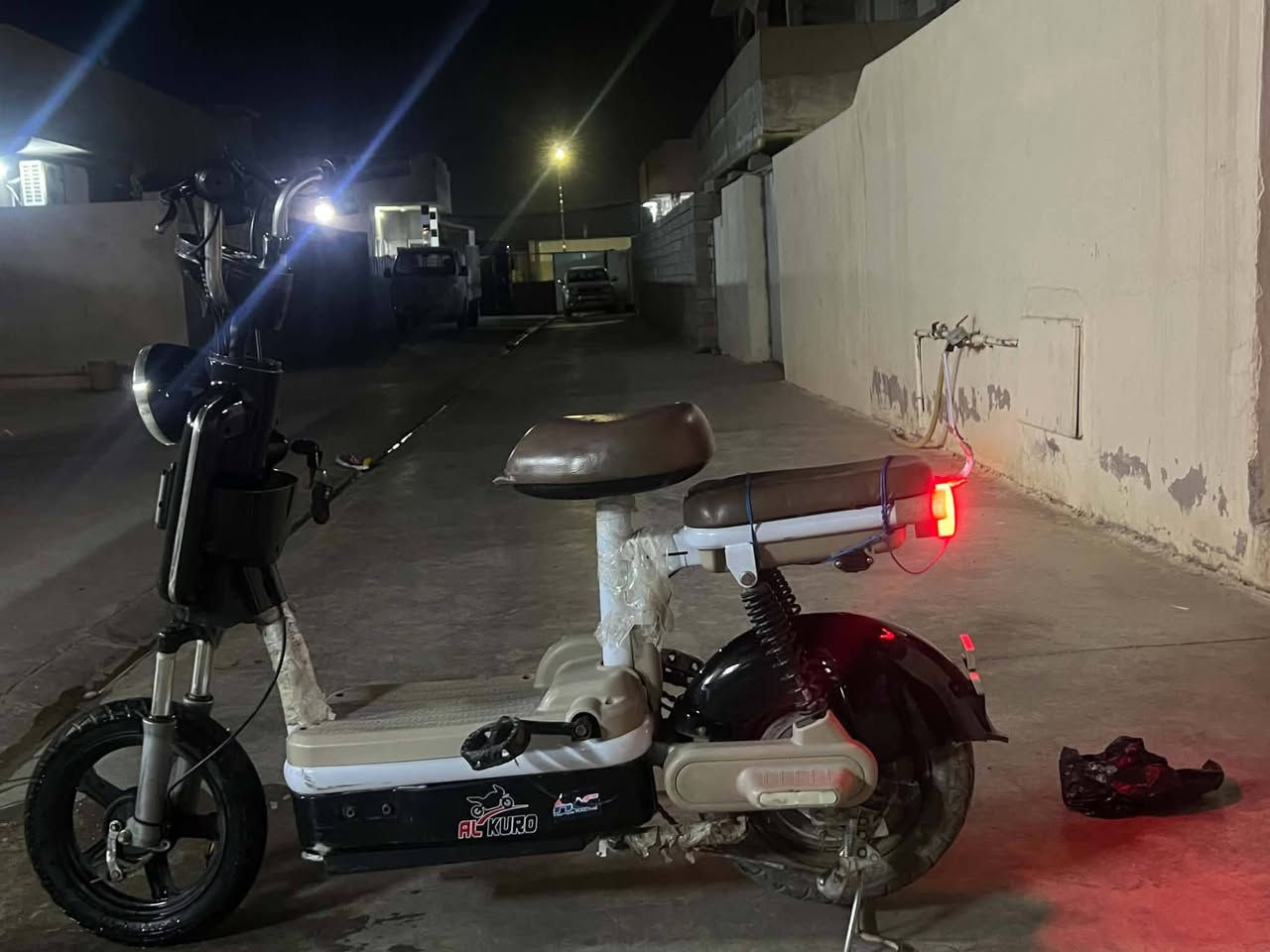 للبيع دراجه شحن حجم 14 فقط بايدر ثكيل و الصوره الي ماشر عليه بالاحمر شويه اعوج وبريكا
للبيع دراجه شحن حجم 14 فقط بايدر ثكيل و الصوره الي ماشر عليه بالاحمر شويه اعوج وبريكات تعبان السعر 140  وبي مجال الشراي يجي خاص لو يتصل على رقم ***********

