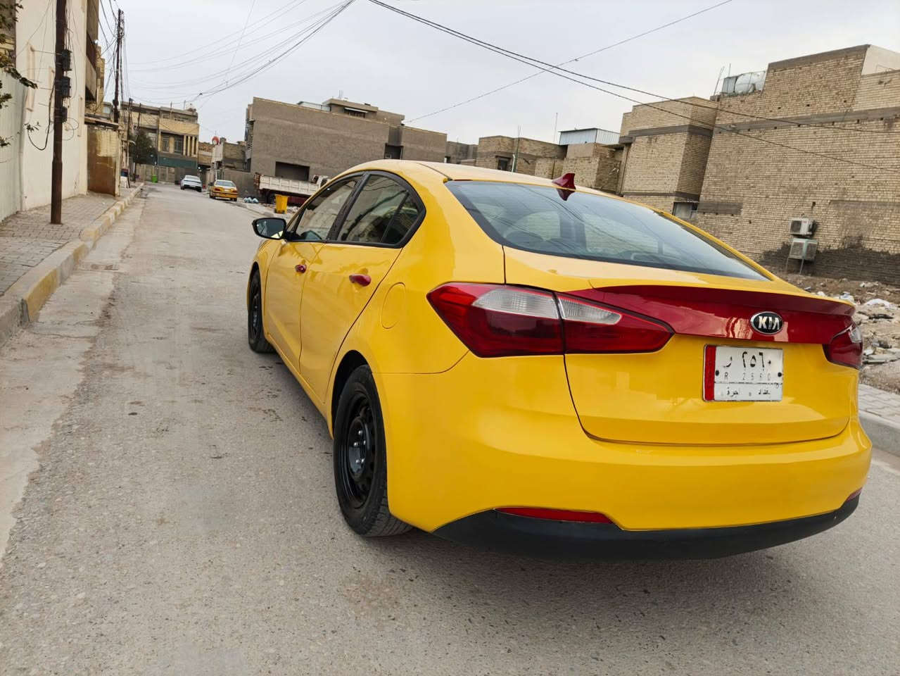 سلام عليكم كيا فورتي موديل 2014امريكي حادثها باب السائق بدون دواخل سياره جاهزه وجديده تخم تاير جديد مكينه 1800دوش مكينه وكير جديده مامفتوح تبريد شغال صدر خلفي وامامي جديد كير ايتي مكان السياره بغداد  السعر 103وبيها مجال اتصال عل رقم ***********
