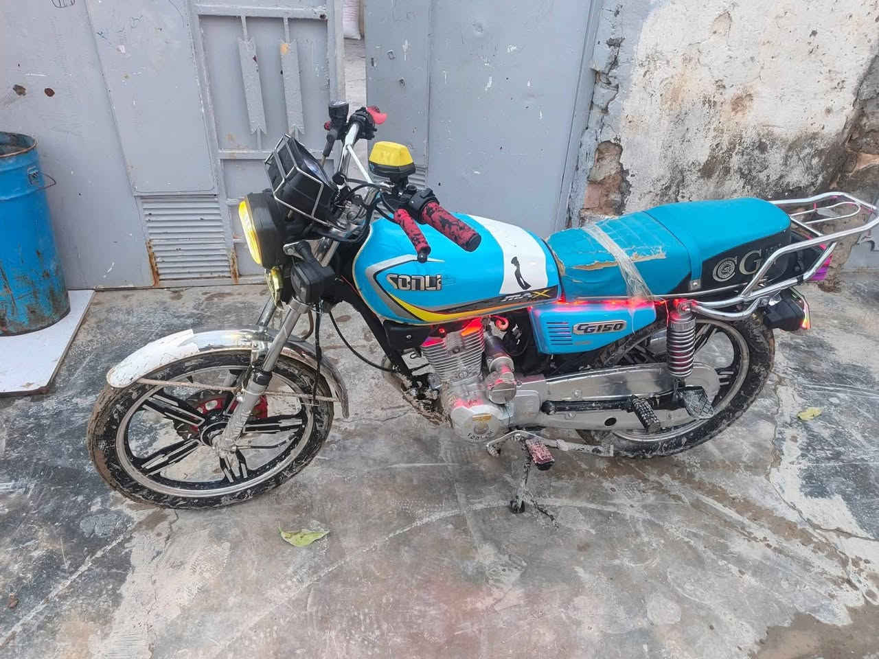 السلام عليكم /سيفان سولنك للبيع موديل 23  السعر 550وبي مجال شي قليل للشراي ***********
