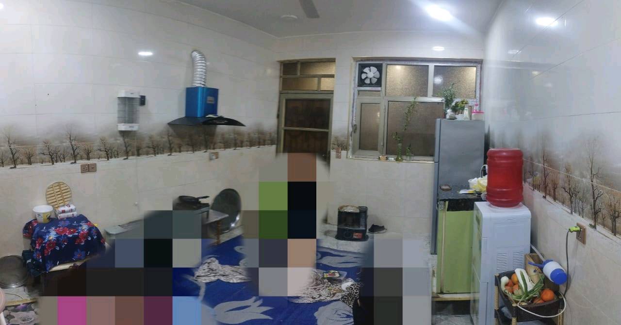 بسم الله الرحمن الرحيم دار للبيع في بغداد التاجي منطقة البسيد، البيت مساحة 200م يحتوي على
-مطبخ
-استقبال
-حولي
-حمام داخلي غربي
-حمام خارجي اساس فقط (يستعمل كمخزن حاليا
-غرفتين نوم
-سطح امامي و خلفي
-بيتونة
البيت بناء جديد «وقف وليس ملك» والسعر 108 مليون وبيه مجال حلو للشراي و تدللون