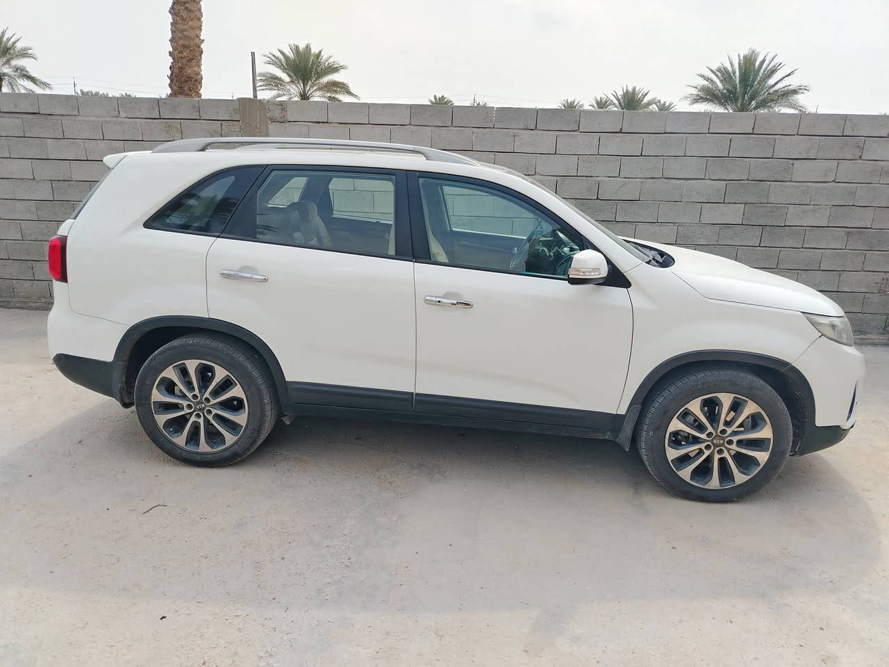 السلام عليكم
كيه سورنتو.  موديل.  14 بسني
العنوان الانبار
رقم بغداد
خليجي
بلرامه
حساسات
بصمه ابواب
امري شفط
بصمه داخليه
تخم تاير
السياره. فول

بنيد صبغ بس بدون حادث اثر شخط
مكينه مفتوحه
السياره خير من الله
تحويل مباشر
السياره الانبار. الكرمه
الاتصال
***********
