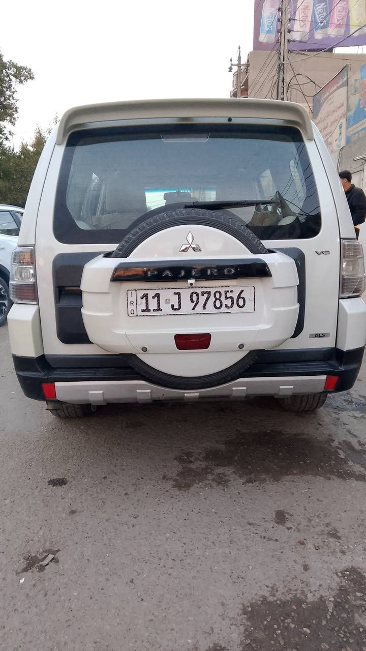 السلام عليكم باجيرو حبتور 2009 فول مواصفات جديدة السيارة مال عائلة اي صبغ مابيهة شرط السونار تخم تاير جديد باتري جديد رقم دولي جديد بأسمي السيارة .السعر 145بيهة مجال قليل مكفولة كفالة عامة العنوان شهداء البياع ***********
