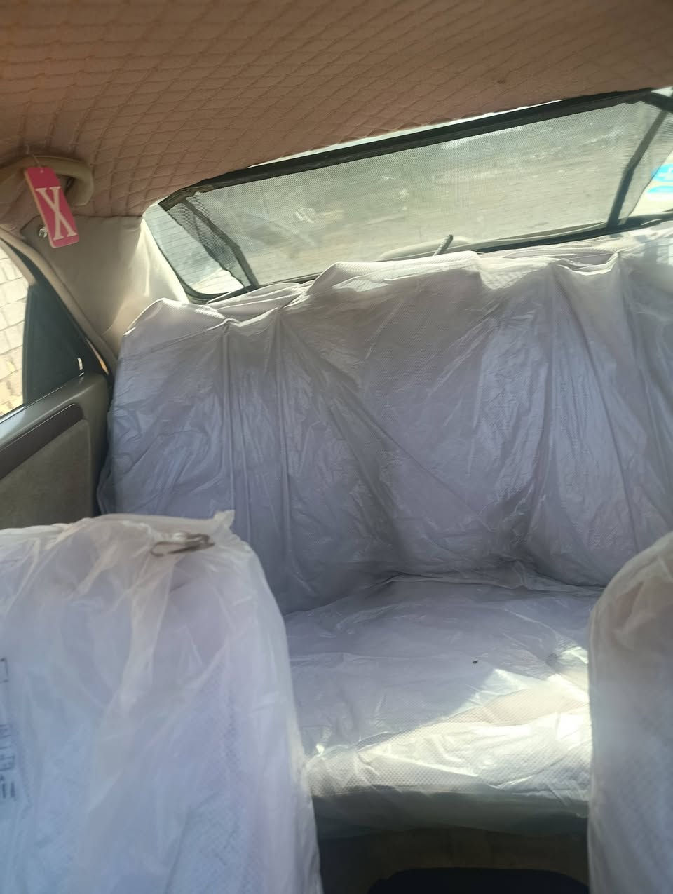 السلام عليكم سياره ملكه للبيع سياره جديده معنى كلمه تخون تاير حداديه جديده صاحبها وياا شراي يتصل على هذا الرقم بخير وتدلل ***********
