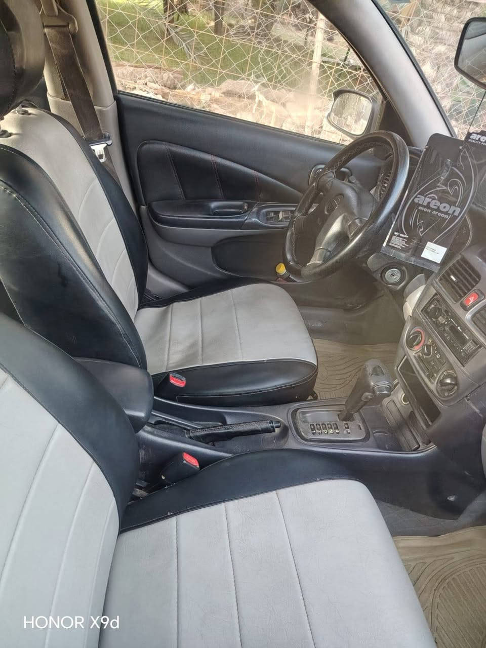 نيسان سني موديل 2000
رقم نجف دولي مكينه قبق اسود 
سياره جديد وجاهزه مكاني كربلاء
بيع آو مراوس 
السعر 60وبيها مجال
***********
