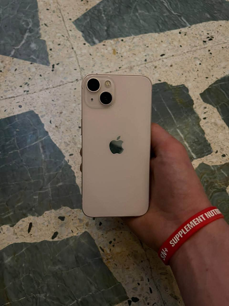 السلام عليكم
آيفون 13 عادي 🍏
ذاكره 128 😍
دبل سيم ❤️‍🔥 
كامرات طبع شرط 😍 
الفيس إيدي شغال ⚜️
الجهاز مبدل شاشه وبطاريه والبطاريه ماصارلي شي من بدلتها احسن نوعيه بالسوك والشاشه بيها فطر صغير من جوا والشاشه مرات يطلع بيها خطوط بس من افتح شي لونو اسود يعني بيها خطوط بالون الأسود وباقي الألوان تشتغل طبيعي بدون اي خطوط وموجود الفيديو  بالأخير وانطيك الشاشه شرط بدون اي تقطيع وتشتغل طبيعي سعر الجهاز 270 😍وبي مجال بسيط شاري تعال خاص وهاذا رقمي *********** وبي واتساب
