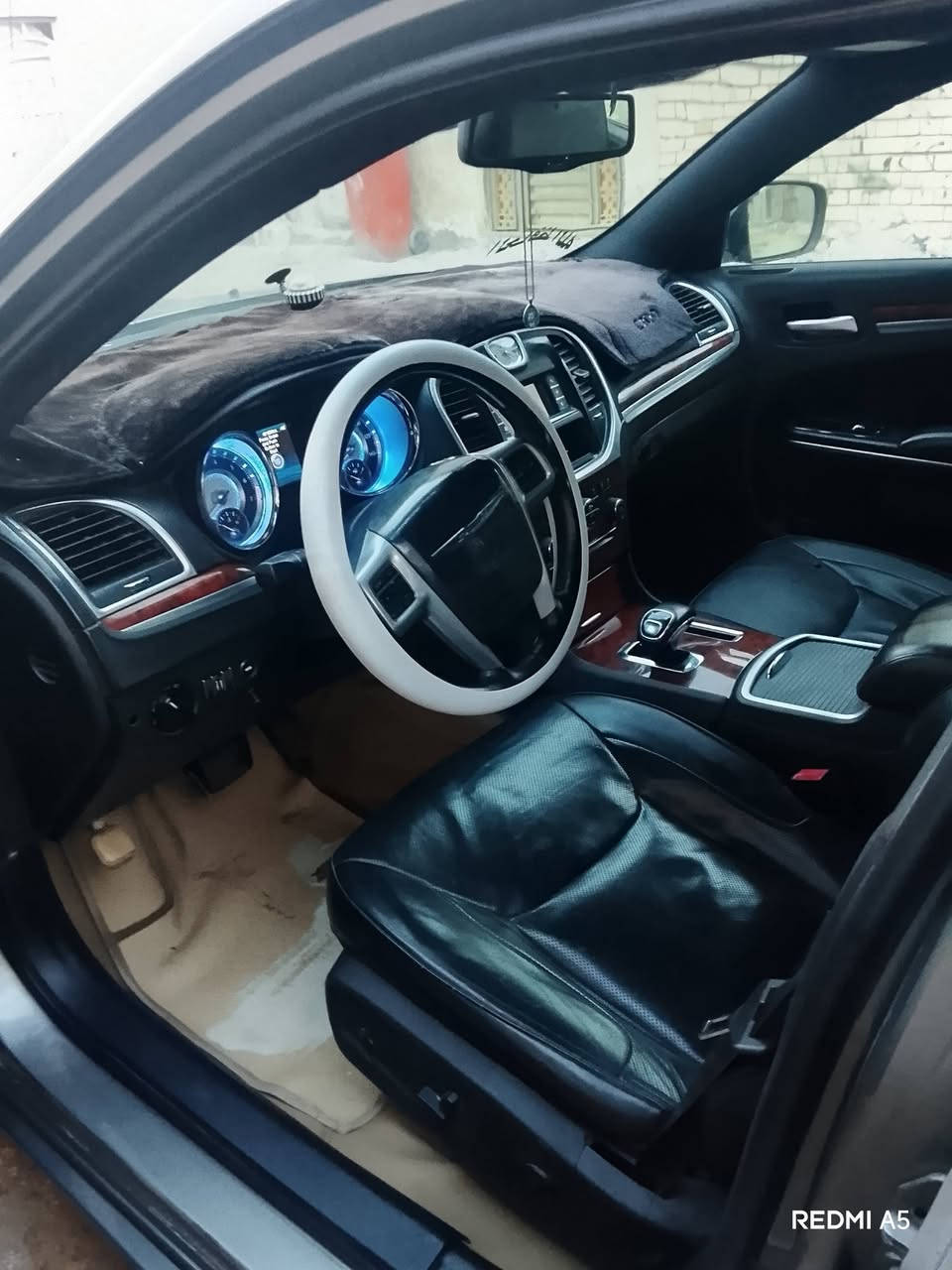 السلام عليكم اوبامه موديل 12 رقم دولي بغداد باسمي سياره داخله كلين بيها باعراق صبغ ثلاثه قطع اثر شخوط وباب جارد الي وراى صدر مكينه 3600 كير طياره حداده امامي خلفي جديد بيها مشط تعبان كشنات جلد كهربائي بقيه مواصفات عاديه تبريد ثلاجه سياره جاهزه على اخر حبايه من عده مشط سعر 145 دولار غير متواجد على فيس *********** مكان سياره بغداد
