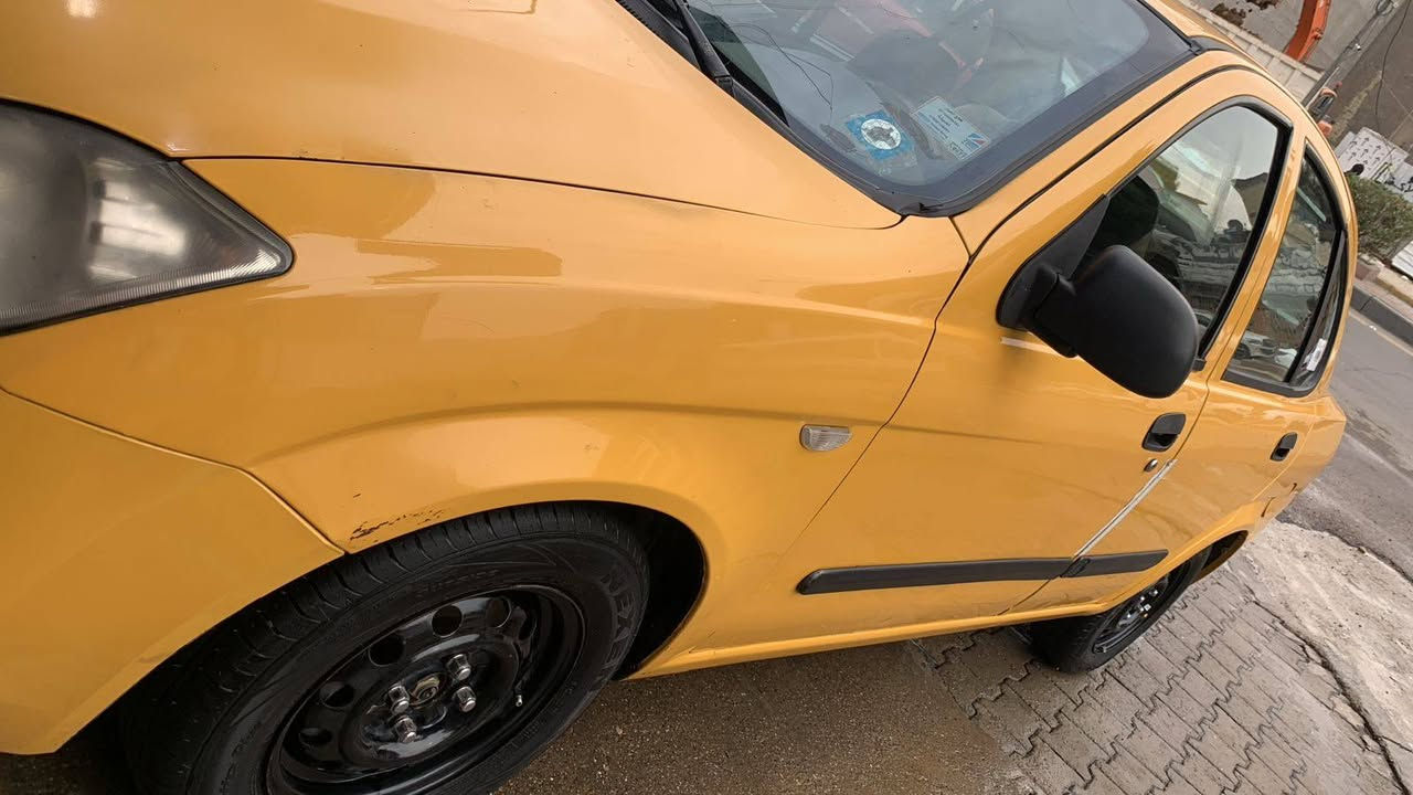 صبحكم الله بالخير من رخصه الادمن والشباب الطيبه_طيبه موديل ١٦ على ايدي مكينه من الصندوك فاتحهه وشادهه كير جديد تخم تاير تبريد جديد يعني السياره من ايدك للشارع بيهه طخه بالباب الصدر قليله بارد تتعدل وشبر صبغ فقط بالبنيد لاغير رايدهه ب ٤٨ تحياتي اخوكم ابو العسل
***********
