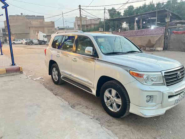 السلام عليكم 
لاندكروز ابريم اصل 
موديل 12
مكينه ٦ سلندر
مكفوله كفاله عامه 
رقم بغداد بسمي 
١٤٠ الف اصل
مكان السياره بابل مركز المدينه 
سعر ٣٩٠ 
***********
***********
