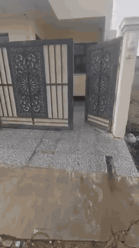 السلام عليكم يوجد بيت للايجار مساحة البيت 150  طابق واحد كما موضح بالتصوير موقع ديالى بعقوبة تقاطع القدس قرب كلية بلاد الرافدين للاستفسار اتصل ع ‭0775 960 7212‬
