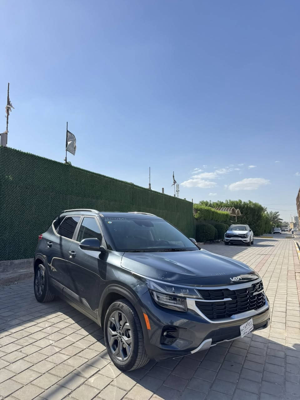 السلام عليكم 

Kia Seltos 2025 
ماشيه 22880 كيلو متر 
بدون ايرباك
صور حادث سيارة داخل المنشور 
    * رادار أمامي
    * مثبت سرعة ذكي
    * المحافظة على المسار
    * Blind Spot
    * كاميرا 360 بالفئات العلي
    * Apple CarPlay و Android Auto
    * شحن لاسلكي 
    * تدفئه كشنات اماميه
مكاني بغداد البلديات 
*********** 
السعر 155
