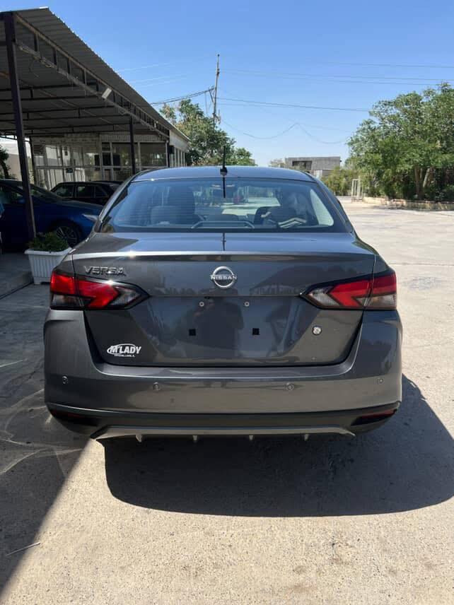نيسان فيرسا 2024 للبيع الحادث موضح بالصور بدون تبديل اي قطعه السياره ماشيه 8 الف فقط السعر مناسب اي استفسار ***********
