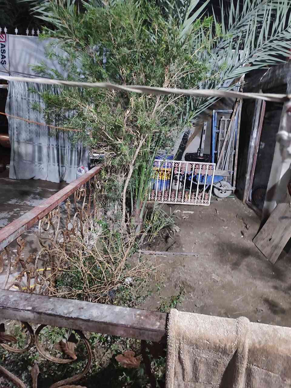 بيت للبيع المساحه 220م غرفتين وصاله ومطبخ وصحيات وستقبال وطارمه صب كونكريت قرب المستوصف نجف الاشرف حي الرحمه مراجعة مكتب الخزعلي للعقار ***********
