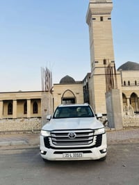 لاندكروز GXR • ٢٠٢٢ • مشي ٦٣ ألف