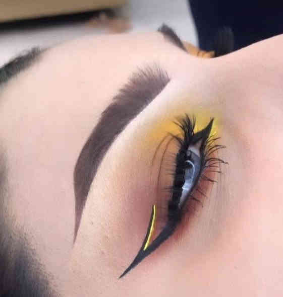 هلو حبايبي شغل زبونتنه مكياج عرايس وتخرج وخطوبه زورونه صالون داليا حي موضفين يم مدرسه الولاده اي استفساروحجوزات عله هذا رقم ***********
