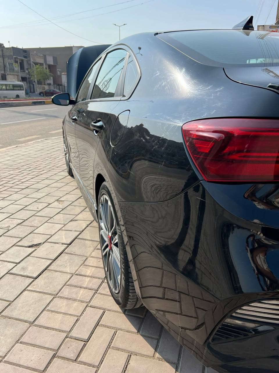 🚗 للبيع: كيا فورتي GT 2022
📍 مكان السيارة: بغداد – البنوك
📞 للتواصل: ***********
💰 السعر: 150 ورقة – قابل للتفاوض
📊 المسافة المقطوعة: 95000 مايل
🛠️ المحرك: 4 سلندر – 1600cc توربو

⚠️ أضرار السيارة:
• وارد أمريكي
• تم تبديل البنيد
• إيرباك السترن فقط وراجع سستم
• صور الحادث مرفقة مع الصور

📌 تفاصيل إضافية:
• رقم السيارة بغداد الدولي الجديد
•    بسمي   تحويل مباشر
• لون السيارة أسود
