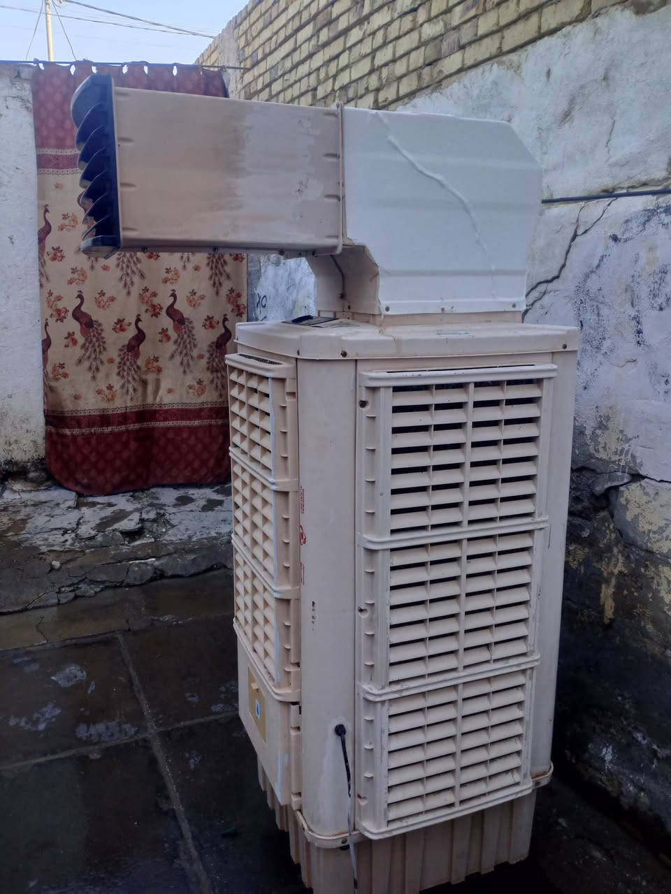 السلام عليكم مبرده بلاستيك للبيع الارتفاع 174 العرض 60 الاستخدام موسم واحد الاتصالى***********
