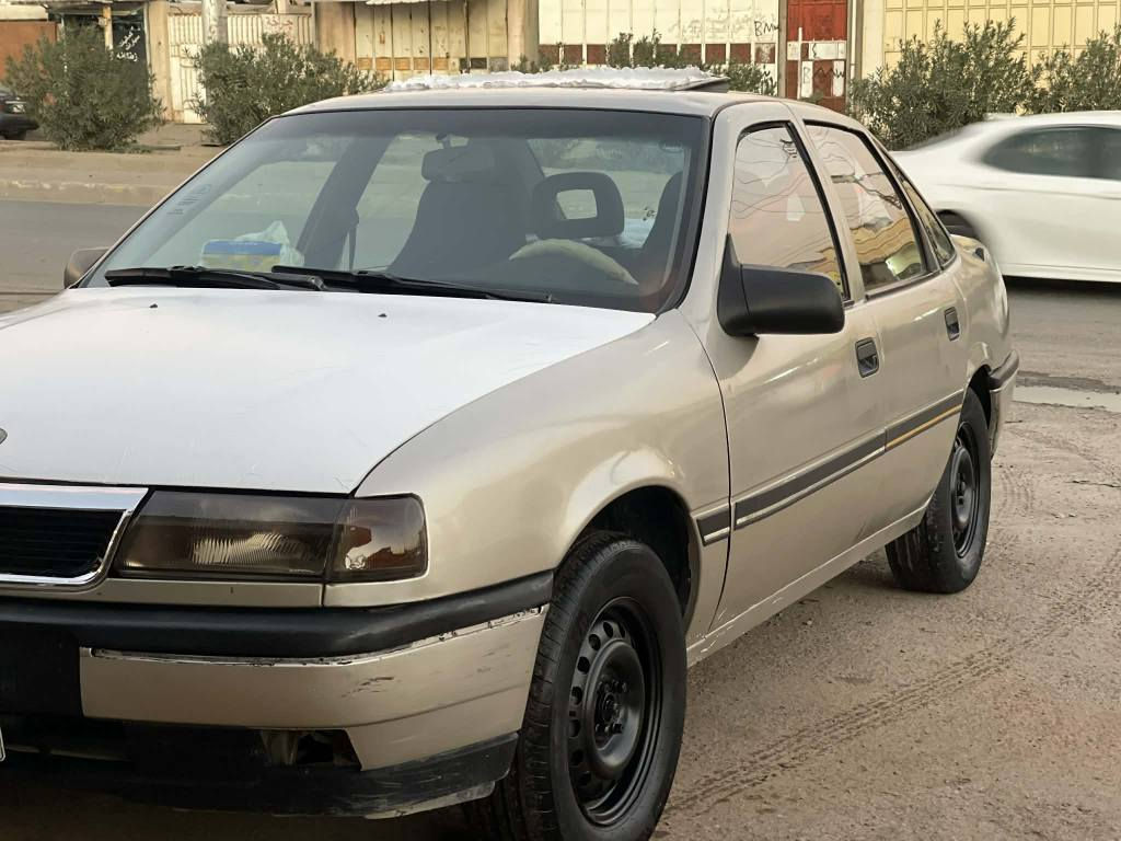 اوبل. فيكترا  موديل 1992 مكينة. گير  بشرط صدر تاخم تاير. بشرط مكينة 16 پاور  ،)))*********** ،*********** كركوك, العراق
