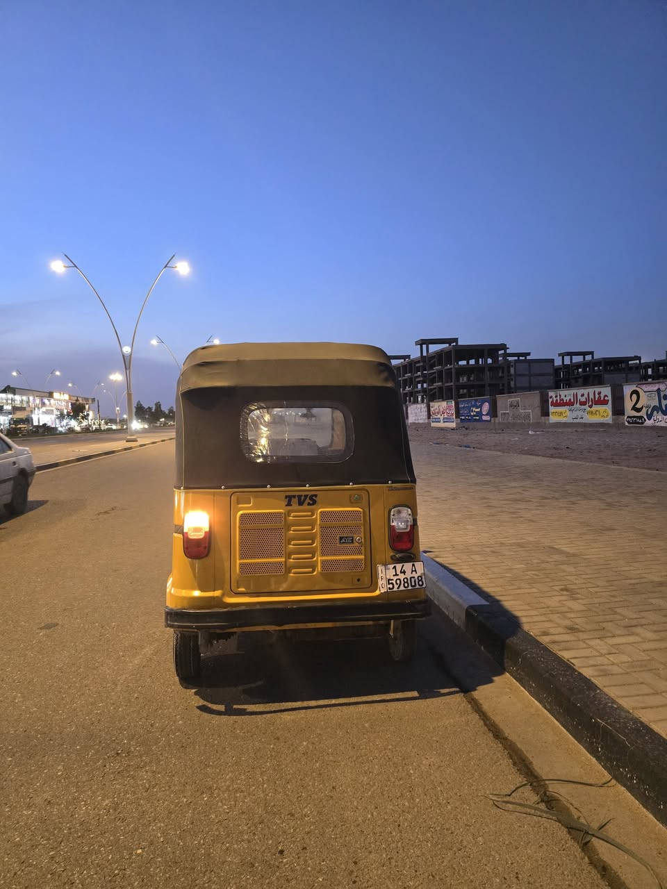 السلام عليكم تكتك البيع رقم وسنويه   مديل 2021 شهر 12 طابه 2022 تكتك كفاله عامه ماعدى المكينه مبدله والفات شركه وسعر 6و800 وبيه مجال ومكاني البصره الحيانيه شارع 60 وهاذه رقمي ***********
