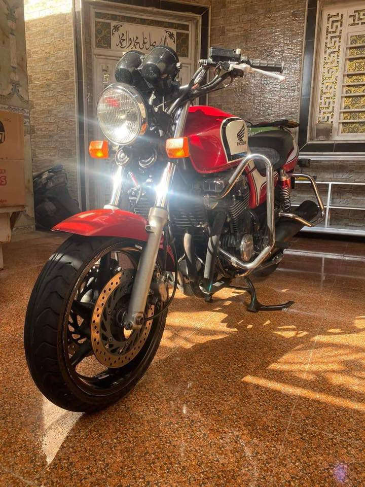 دراجة هوندا سيبي 750 رقم وسنوية ميسان الدراجة جاهزة مابيها نواقص فقط بيها بداية تبخير بسيط دراجة نكرة سلف بكل وقت صاروخ السعر 15 وبيها مجال مكاني الرمادي 
***********
