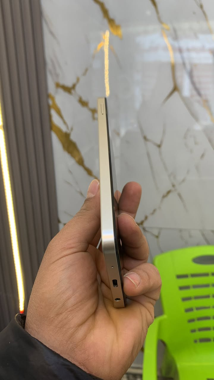 بوكو سي ٧١ذاكره ١٢٨ تلفون ستخدام شهر بس جديد بطاريه ٦٠٠٠  سعره ١٣٠وبي مجال مكاني زعفرانيه ***********
