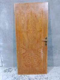 باب للبيع السعر 50بي مجال 07721116310