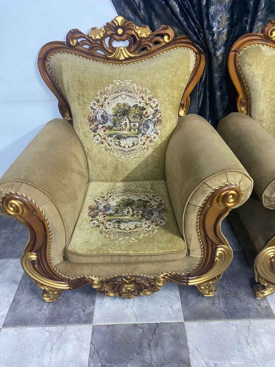 السلام عليكم تخم 10 مقاعد نضيف حيل مابي ضرر سعرهه 500 وبي مجال مكان بغداد حي العامل  ***********
