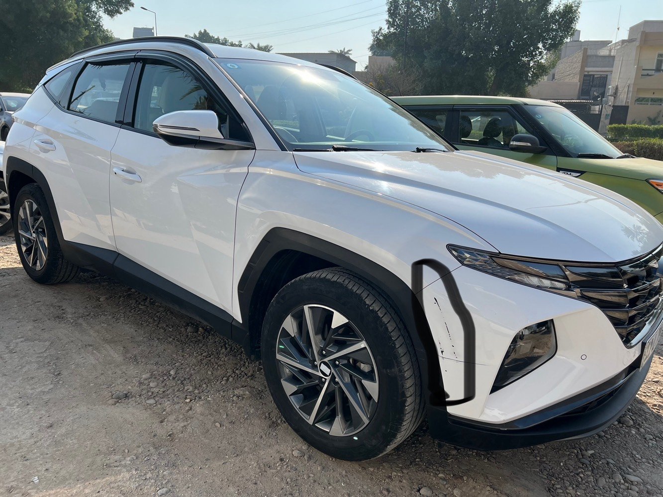 توسان موديل 2024 خليجي كفالة عامة من الصبغ والبارد والتبديل عدا شخط بالدعامية الامامية مأشر بالصورة مواصفات شاشة وتحكمات دشبول ديجيتال بصمة وتشغيل عن بعد والبصمة الثانية موجودة محرك 2000 دوش شاحن وايرلس  مري قابله للطي اشارة بالمري انارة ترحيب  حساس امامي خلفي بردات خلفية كشنات الامامية كهرباء تبريد قطعتين  السيارة ماشية 21 الف كيلو مابيهه اي نقص السعر 22500 دولار 225 ورقة بيهه مجال بسيط مكانهه بغداد 
للاستفسار ***********