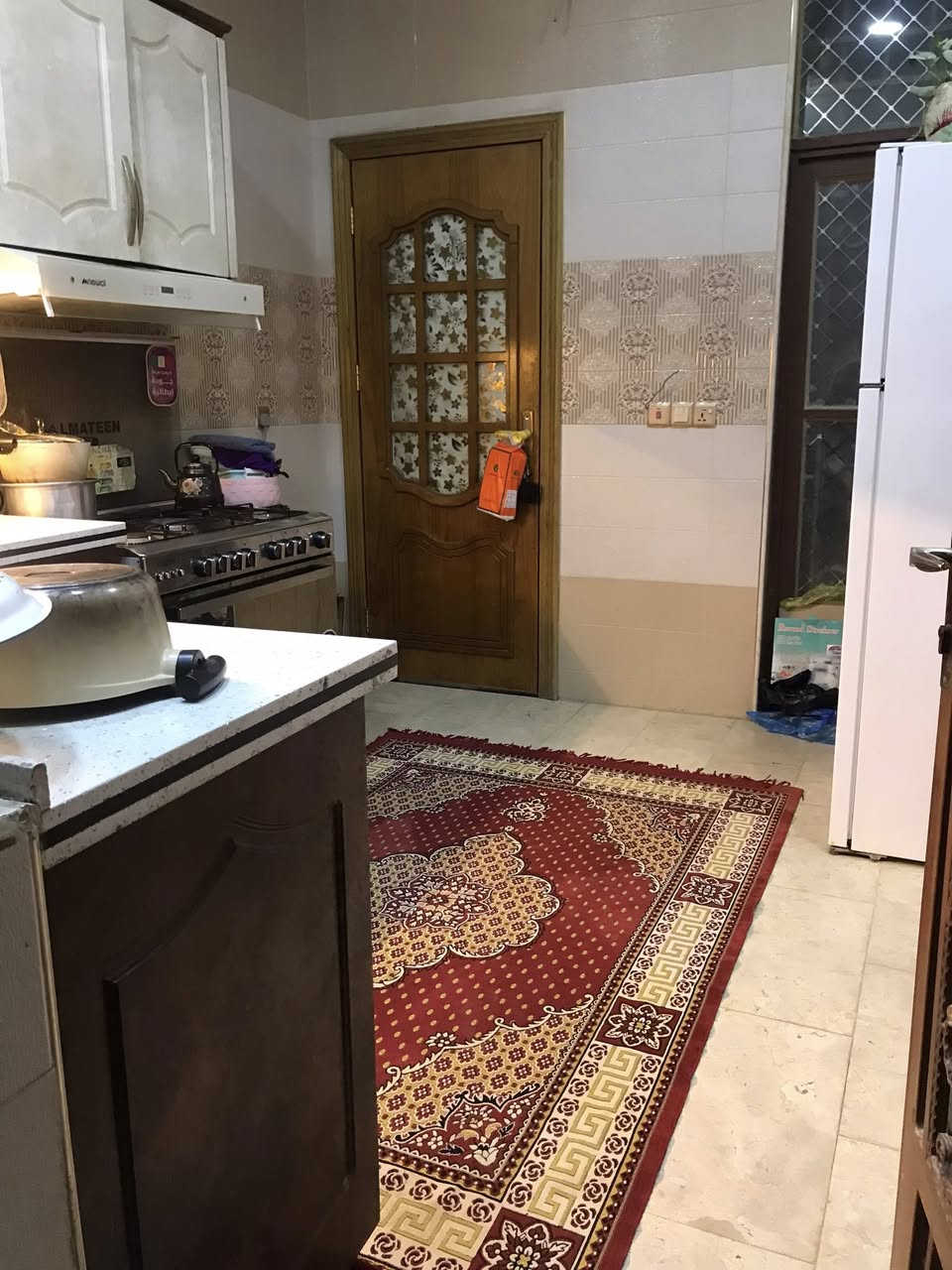 بيت للبيع مساحه 100متر طابقين بناء طابوق درجه اولى بالحر بدايه شارع الكابينات قريب على الشارع العام وقريب على خط الكوسترات موقعه جدا ممتاز طابو زراعي سند 25باسمي تحويل مباشر السعر 165مليون وبي مجال بسيط. ***********
