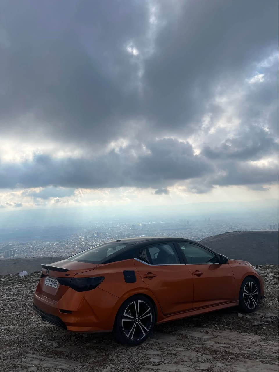 سنترا 2023 SR
مكانها كركوك

فول مواصات
سقف اسود بلاد لون مميز مشمشي 
السياره فول مواصفات 
رقم اربيل باسمي تحويل او وكاله نفس اليوم 
ماشيه كلش قليل 40,000km
الضرر 3 قطع وداخل بي صبغ

سعر115$ مجال قليل
ماكو بهيجي سعر مستعجل عليها بسعر صني قديم

رقم *********** Singapore
