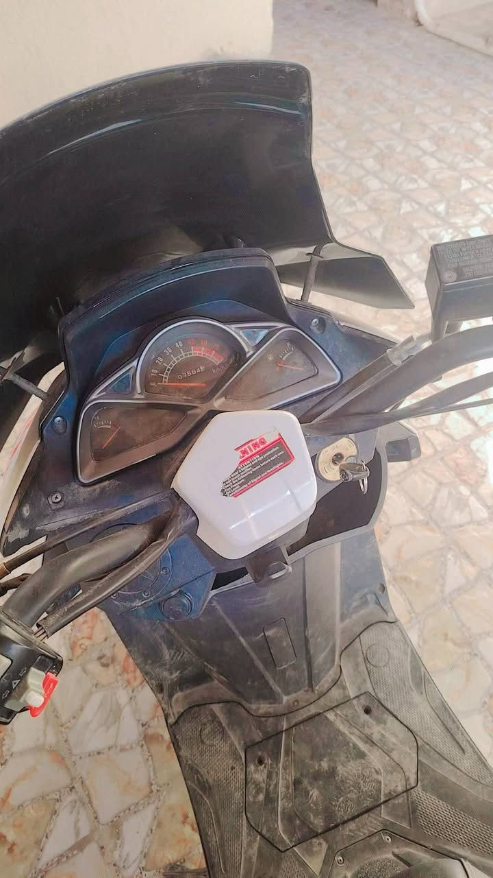 لبيع دراجه سترونك ما مفتوحه شغاله بس عوزعه ترتيب سعر ٤٠٠ وبيها مجال ستفسار *********** مكان ديوانيه مركزي
