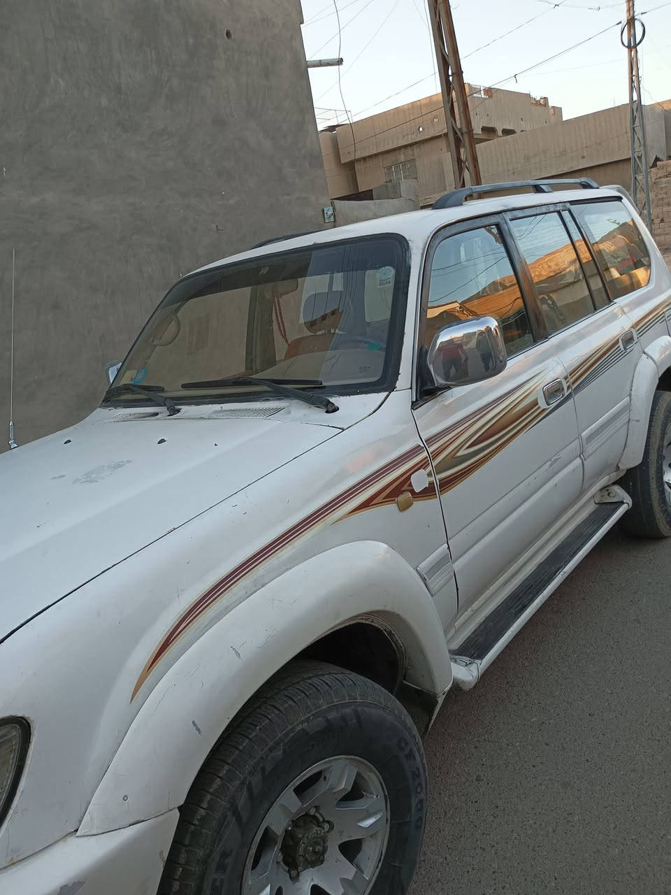 للبيع تويوتا لاندكروزر موديل (2007)، دبل، كير  أوتوماتيك، اللون أبيض. السيارة بحالة جيدة . بيها بعض الخدوش الخفيفة السعر  90قابل للنقاش للجادين فقط. يرهم. مصراوي حسب القناعه الهاتف /***********

