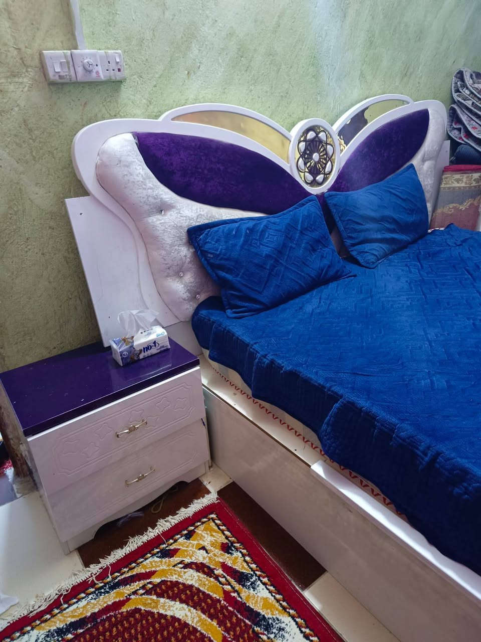 غرفه للبيع السعر 500 المكان بحي الاصدقاء(***********
