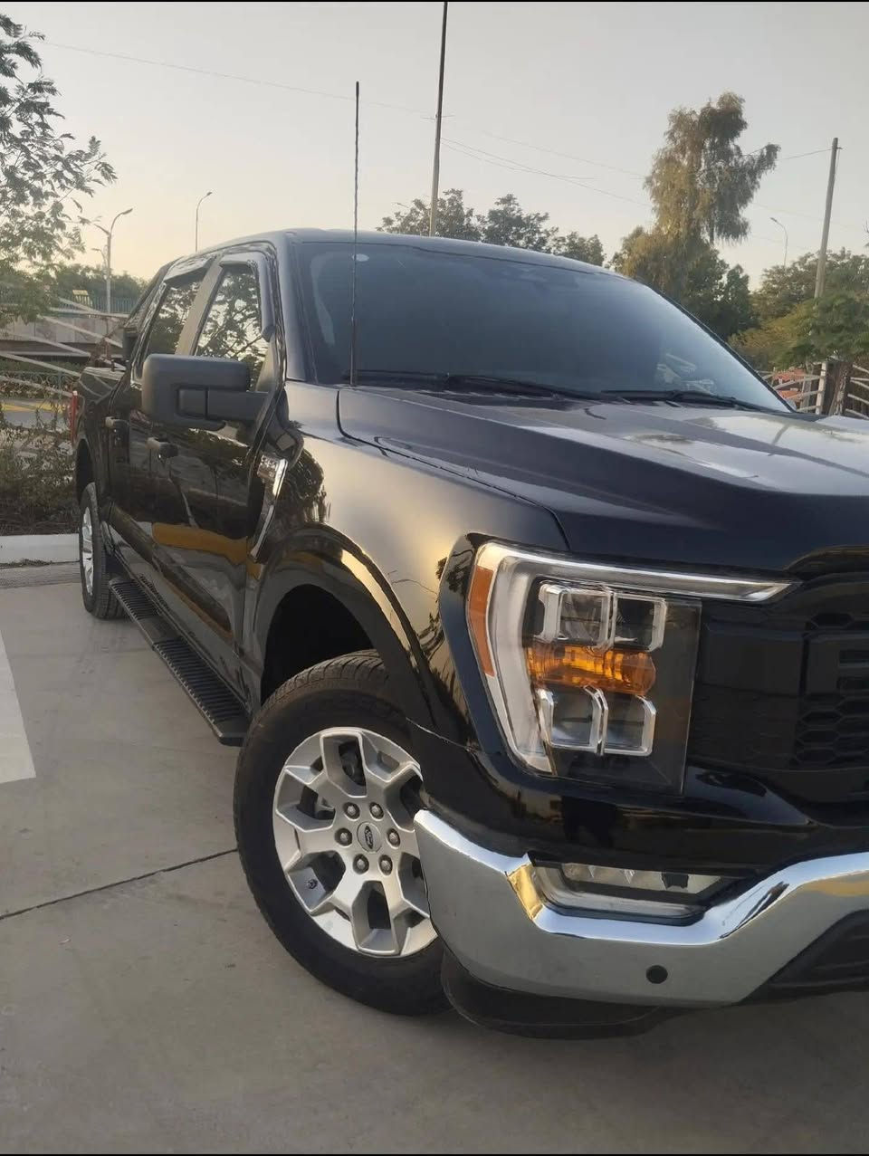 للبيع فورد F150 موديل 23 أمريكي
حادث سرقة ثلاث قطع 
مواصفات XLT
باب طويل بدي قصير المرغوب
حجم المكينه 5300 V8
كير تعليك كراسي متصل رقم مميز بأسمي ديالى انكليزي 
كير مكينه مكفولات تبريد ثلج حداديه صدر تخم تاير السياره جهازه  السعر 228اوبيها مجال للشراي مكاني ديالى بعقوبة للستفسار أتصال ع الرقم ***********
