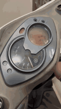 سلام عليكم سكنس للبيع دراجه رمبه جديده بل جيس تجي تأخذها من البيت تترحملي عليها دراجه مكينه بجيس دراجه نقص برغي ما بيها دراجه فول فول صلوات علا محمد أوراقها كاملة مكينه بلاديه سعرها 1400 رقمي واتساب  عنواني الكاضمية + الحريه ***********
