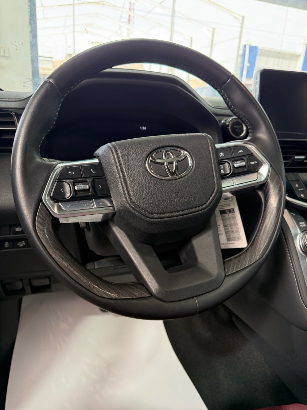 1. لاندكروزر VxR توين تيربو 2025 رقم بغداد العداء (3520 كم)مواصفات اللكزز
1. رادارات امامي جانبي خلفي تحديد مسار قيادة ذاتية
2.  كامرات محيطية عدد (4) فور ويل (4*4) تشغيل عن بعد 
3. محرك 6 سلندر 3500 توين تيربو هايبرد 
4 شاشة بالحجم الكبير شاشات خلفية اصلية ابواب شفط 
5. داتا شو عرض على الزجاج ستيرن كهربائي 7 راكب
6. كراسي الامامية كهرباء وتبريد وتدفئة وكرسي السايق ميموري ذاكرة كراسيالسبعة راكب كهرباء 
7. جنطة كهرباء كراسي الخلفية تبريد وتدفئة تشغيل عن بعد ابواب شفط 
1. لحاية امامية خلفية لحية 2026 ترايش نفخ بالابواب 