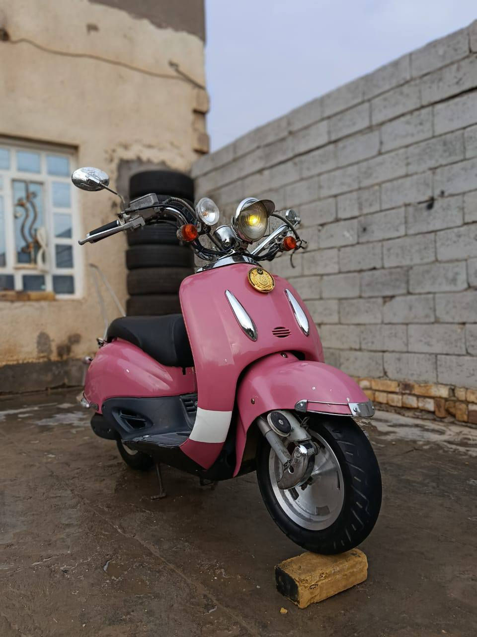 السلام عليكم دراجه للبيع جوكر انتيكه دراجه خبط بلاديه 60اصل وفصل موديل 1975دراجه جديده هورنات سيدان زنون عالي ناصي كهربائيات مامفتوحات  بلاديه العنوان ديوانيه السعر 900الف وبي مجال بسيط الرقم*********** بس وتساب مكلف بنشر
