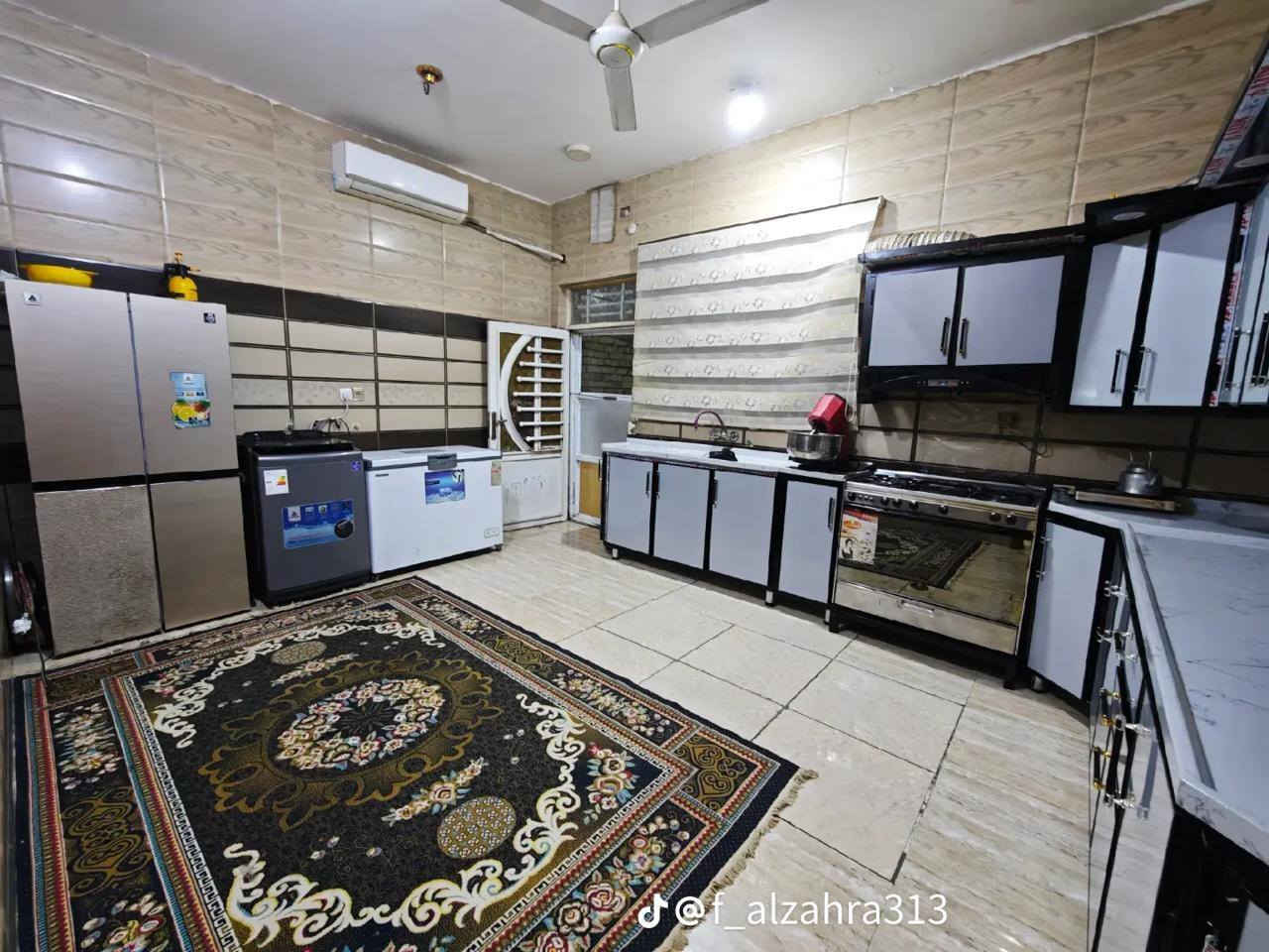 بسم الله توكلنا على الله
دار للبيع رقم مساحه 200متر 
بناء حديث درجه اولى طابق واحد سنه البناء 2020
الاستقبال 4×7
المطبخ 4×5
غرفتين 4×5
صاله 8×4,70
طارمه كبيره +صيحات 
مناور عدد 2
العنوان نهاوند الثانيه قرب مدرسه عزيز العراق الاستفسار اتصال او واتساب 
***********
***********
