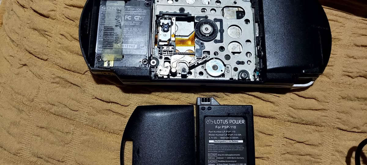 PSP موديل1001
شاشه شغاله وبطاريه وشاحنة بدون ميموري ابيعك على وضعه ب٣٥ الف مكان موصل


**إذا كنت صاحب هذا الإعلان وتريد حذفه لأي سبب، رجاءا أرسل رسالة إلى الدعم الفني**