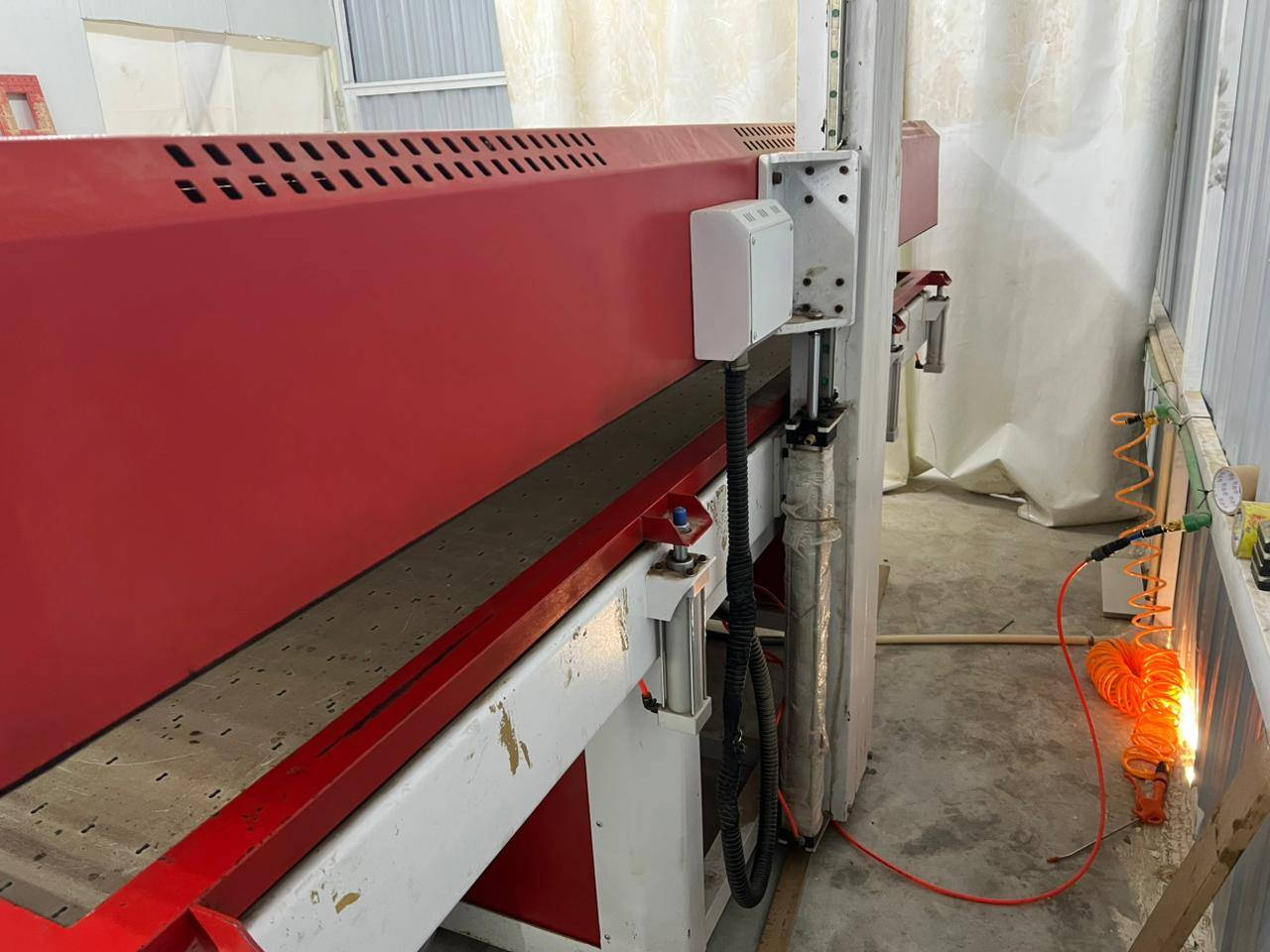 مکینة بالون بریس للبیع جدید 
 سعر مناسب رقم صاحب اتصل واتساب***********
