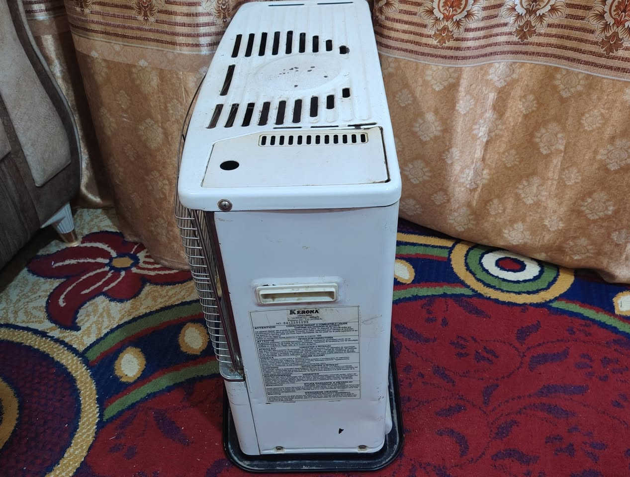 صوبة نفطية ماركة (kerona) 
صناعة  كورية
السعر : 60
العنوان : سوق الشيوخ
للاستفسار : ***********
