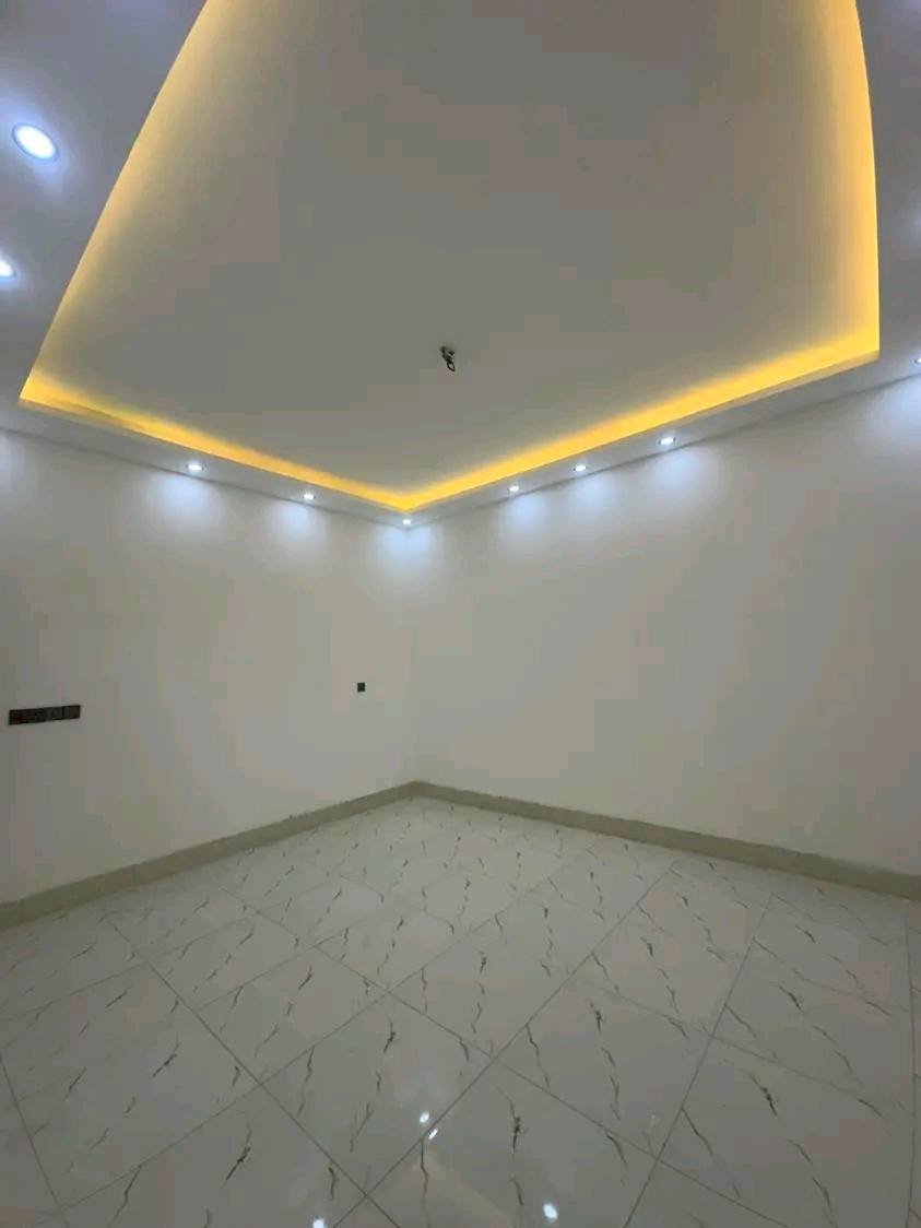 دار للبيع ✨⚜️
#تكريت الديوم منطقة التوحيد 🔻
المساحة الدار 100متر واجه 7 اله رابع نزال 15
التفاصيل الدار 4غرف نوم وصاله وستقبال ومطبخ
3 مجموعات صحيات الدار سحب مغربي ملكي
واجه حجر بيت شغل فول الفول
موقع مميز ركن على شارع 30 قريب على المدرسه على خدمات كله يمك
اللاستفسار اتصال على رقم ***********
 ☎️ مكتب الأمين للعقار على شارع 60
