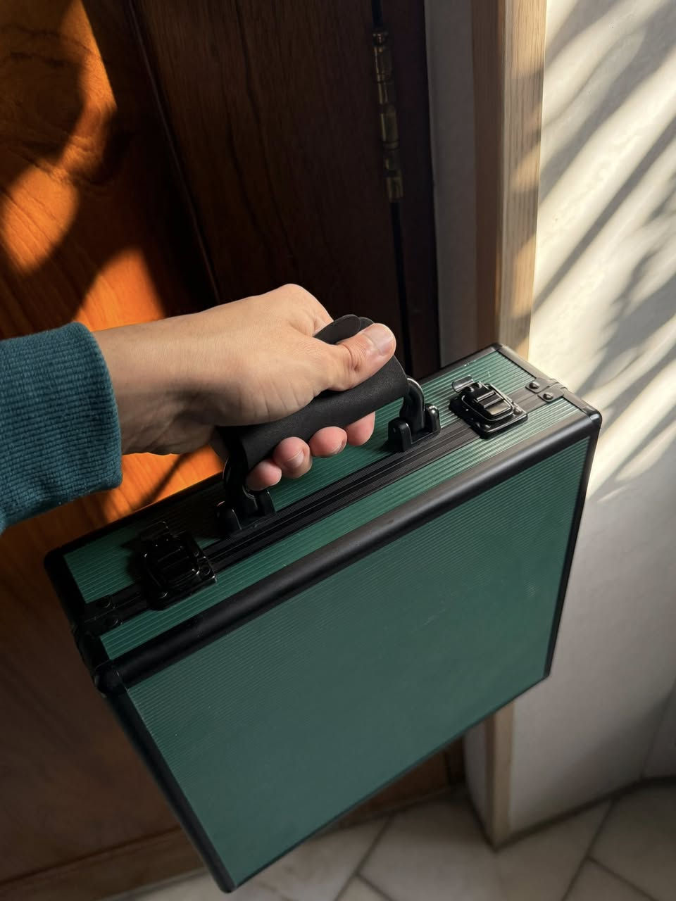 جنطة ساعات فخمة كوالتي عالي تاخذ 15 ساعة 

ألسعر 60 ألف يوجد خدمة 

للحجز أرسل الرقم والعنوان وأقرب نقطة دالة

توصيل لجنوب محافظات العراق 5 ألف فقط


**إذا كنت صاحب هذا الإعلان وتريد حذفه لأي سبب، رجاءا أرسل رسالة إلى الدعم الفني**