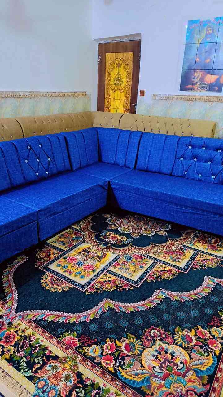 ديوان ١١ مقعد تسكام جديد  بلوك  ابو التاج خشب روسي قماش مبطن  السعر ٤٢٥ الف مستعدون للعمل حسب الطلب سعر المتر ٧٠ الف للحجز والاستفسار الاتصال ***********
