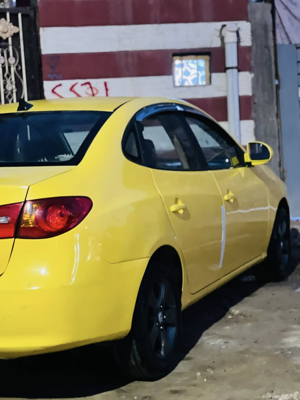 السلام عليكم النترا 2011 محرك16كير توماتيك كير ومحرك بشرط رقم نينوى انكليزي هيئه وغرامات مصفرة طخم امامي  وخلفي نظيف داخلها حلو ومرتب السيارة مال رزق 
ضرر السيارة بيها بالتكمه الخلفية شويه تصليح مال طابوكة واكع عليها شرط بدون فتح بدون تكوي (ملاحظة )السيارة مصبوغة ٣ مرات وصبغها صاير ثخين 
+صار بيها طخة خفيفه بالجاملغ الخلفي مصلحة بدون صبغ وحالياً شادلها دعامية خلفيه  لون سلفر 
سعر السيارة 106 وبيها مجال حيل بيسيط عجبتك السيارة بعيوني ماعجبتك صلى على النبي واعبر المنشور🤍
 
***********
