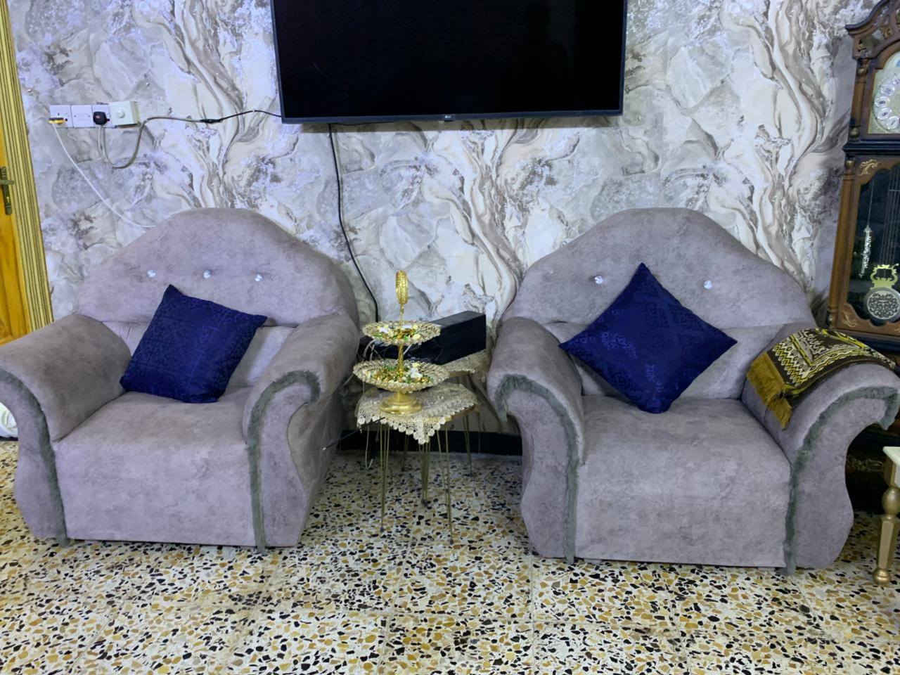 سلام عليكم مكلف للنشر شازلونه حطاطه
طخم قنفات عدد 2
طبلات كبيره والصغار
مكان الفلوجه منطقه الازركيه الرقم ***********
